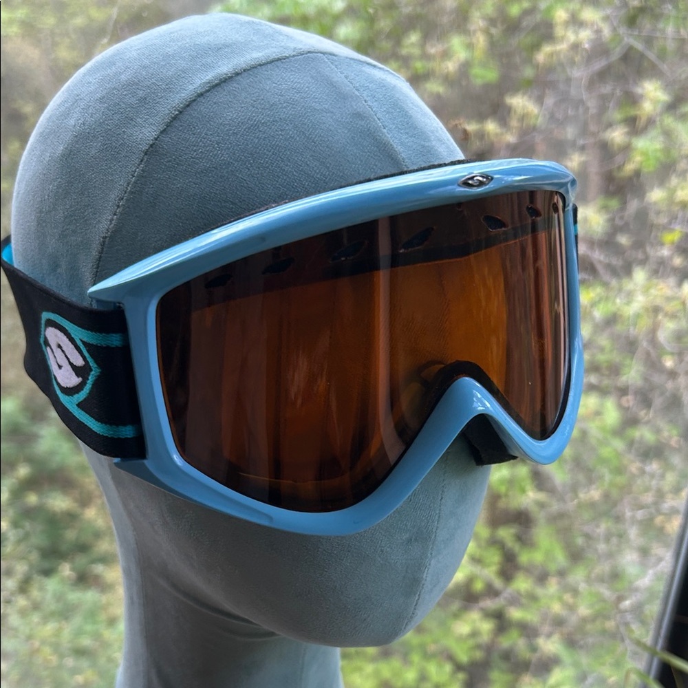 Smith Vintage Blue Ski Goggles with Amber lenses   !!